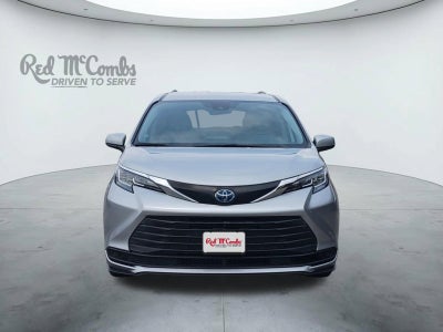 2021 Toyota Sienna LE 8 PASSENGER & AUTO LATCH LIFTGATE