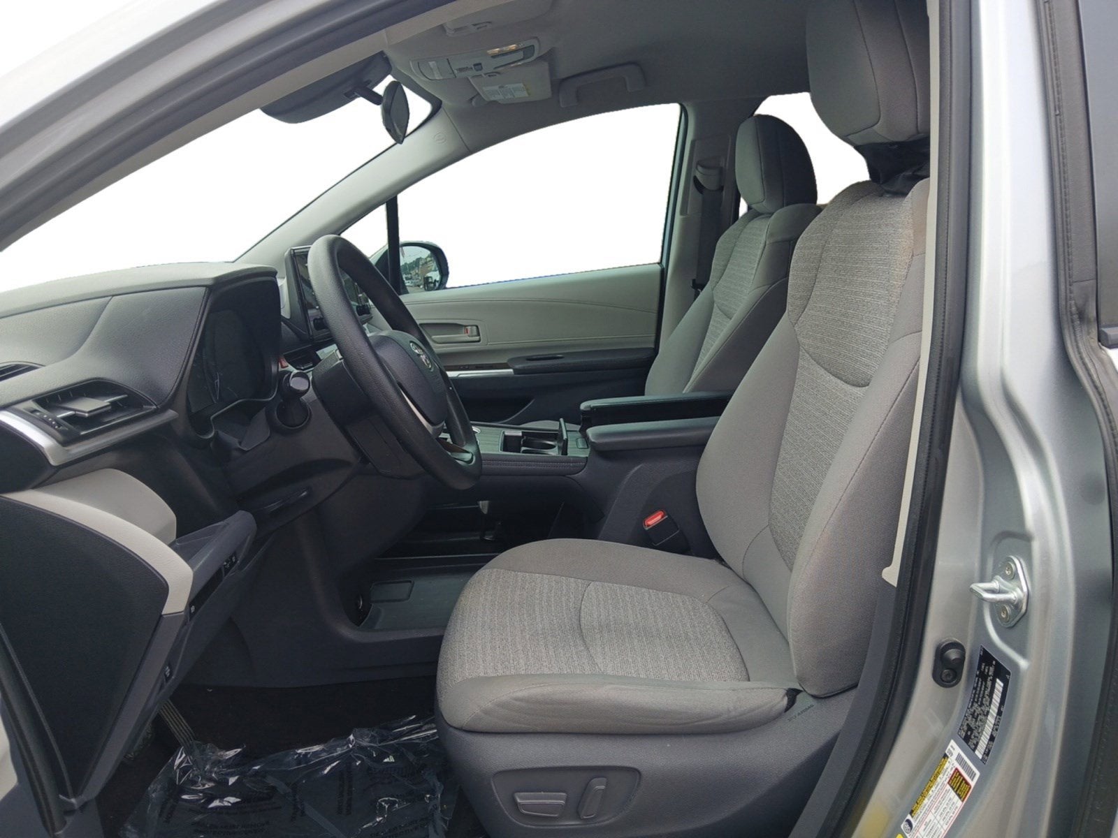 2021 Toyota Sienna LE 8 PASSENGER & AUTO LATCH LIFTGATE