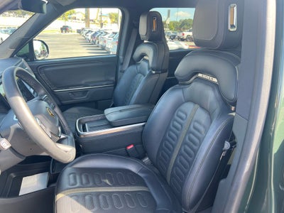 2025 Rivian R1S Adventure