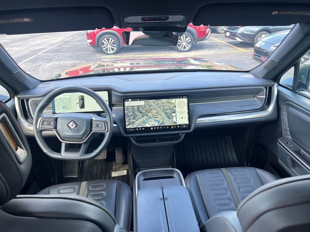 2025 Rivian R1S Adventure