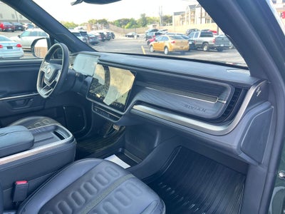 2025 Rivian R1S Adventure