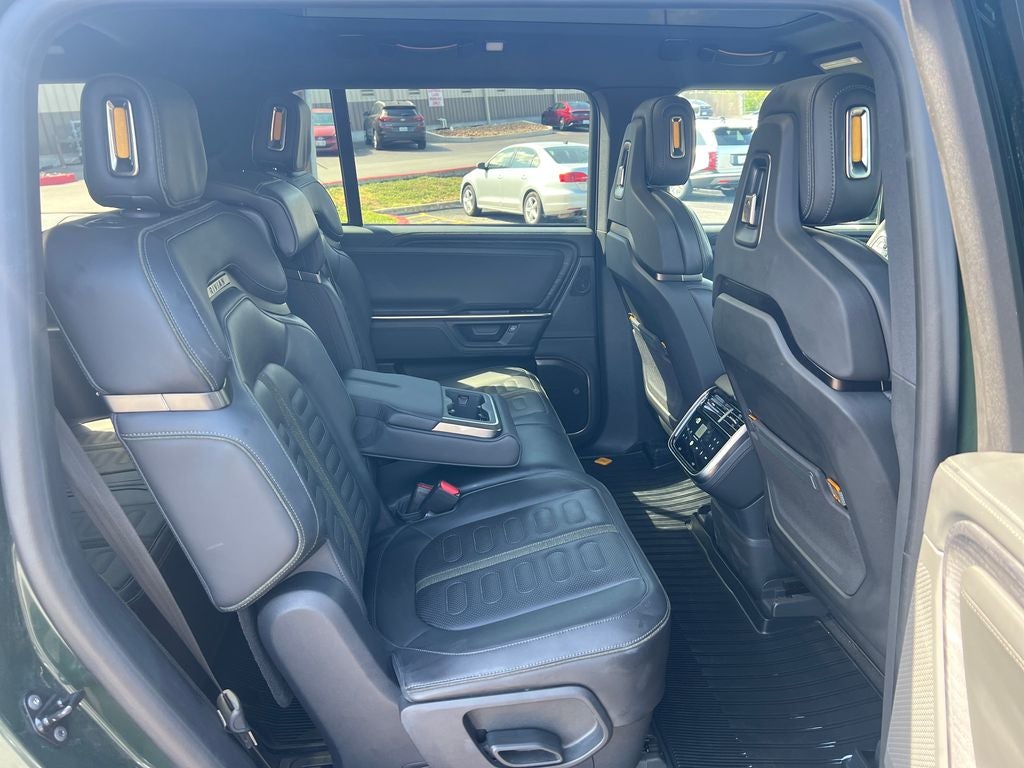 2025 Rivian R1S Adventure
