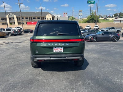 2025 Rivian R1S Adventure