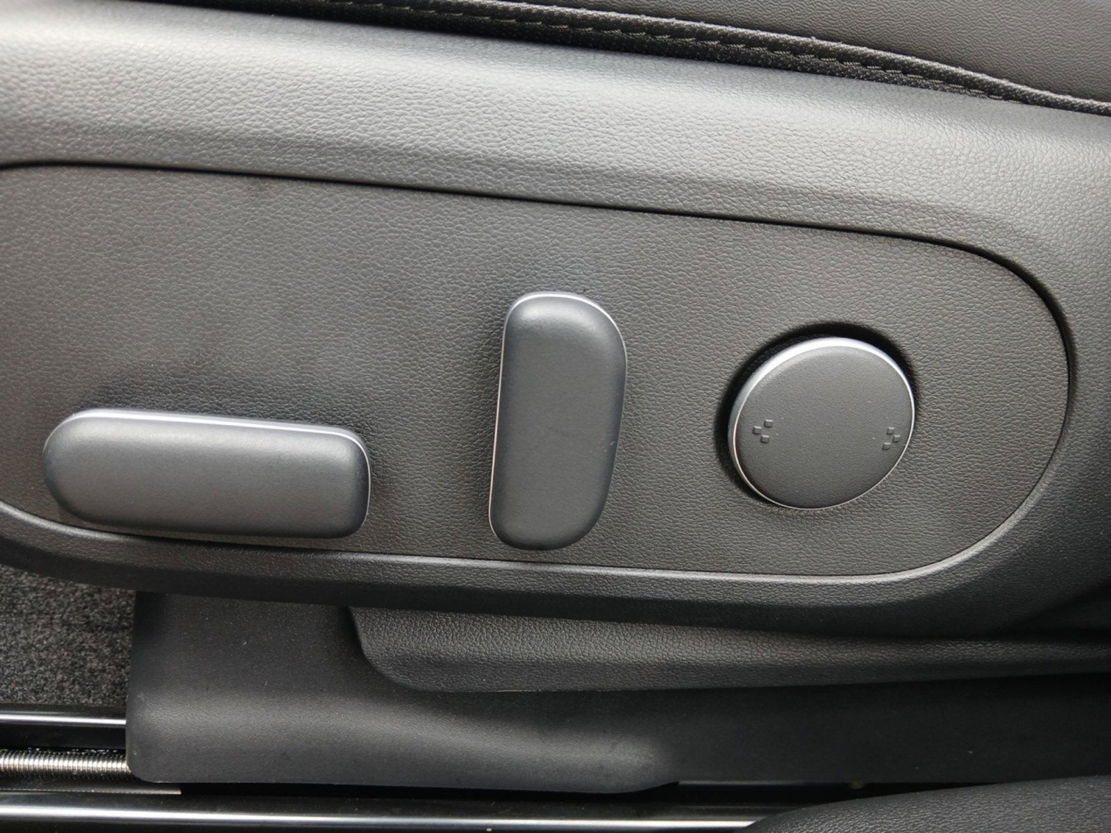 2025 Hyundai IONIQ 5 SEL W/ NAVIGATION & SMART CRUISE CONTROL