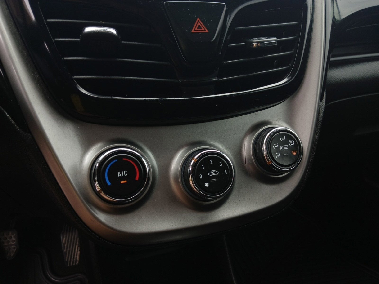 2016 Chevrolet Spark 1LT W/ REAR VISION CAMERA