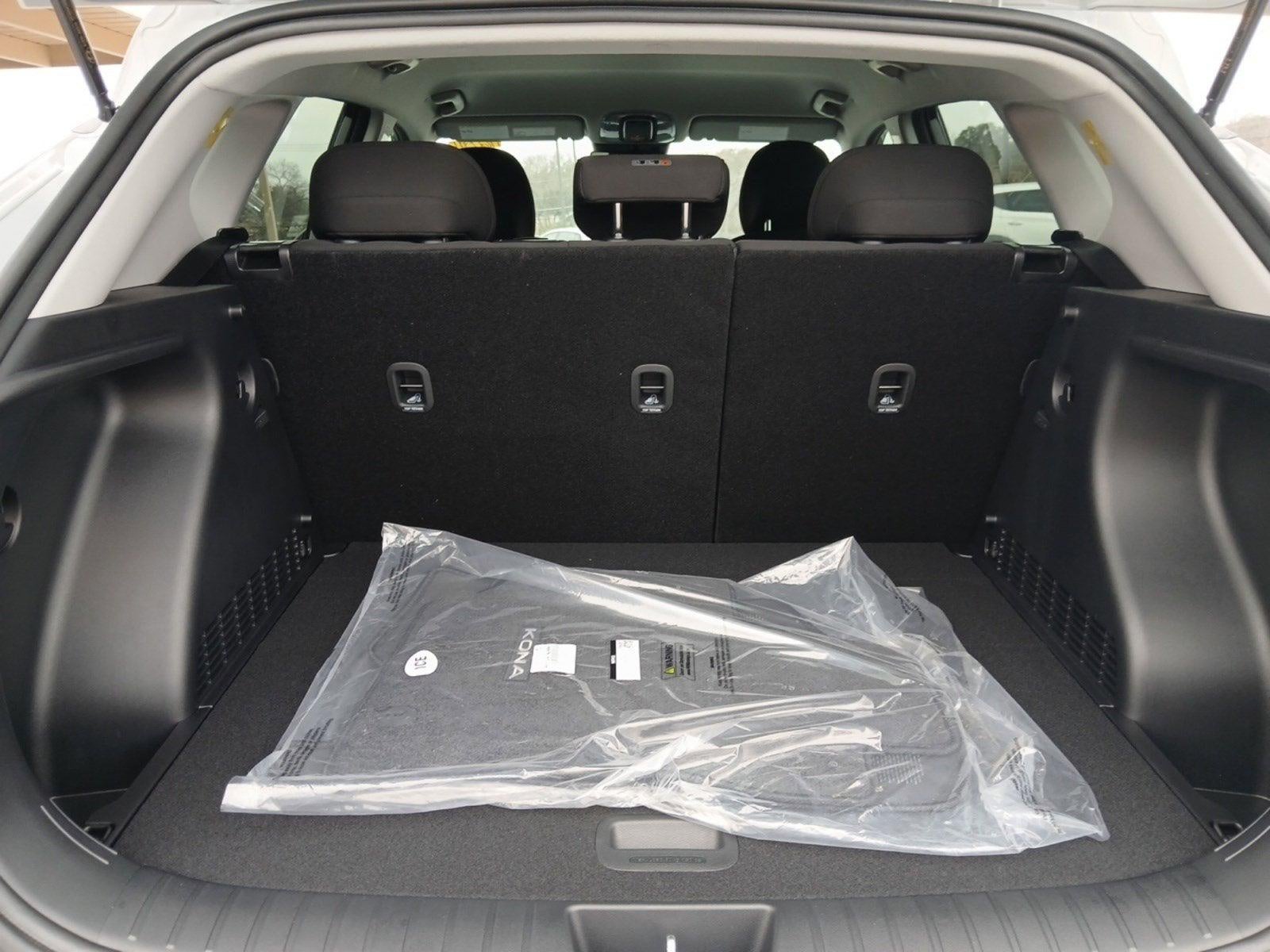 2026 Hyundai KONA SE