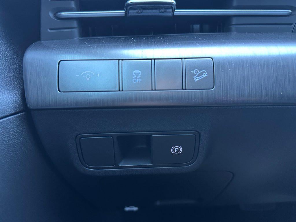 2027 Hyundai KONA SE