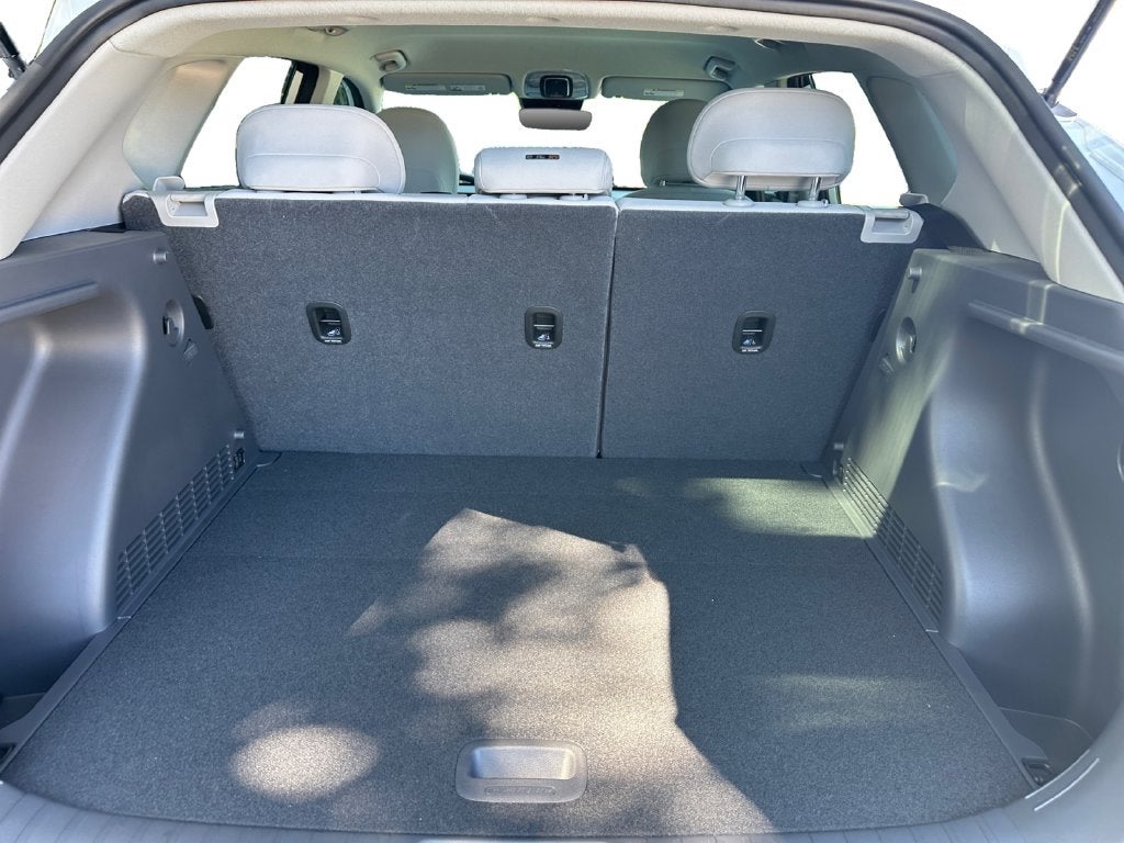 2027 Hyundai KONA SE