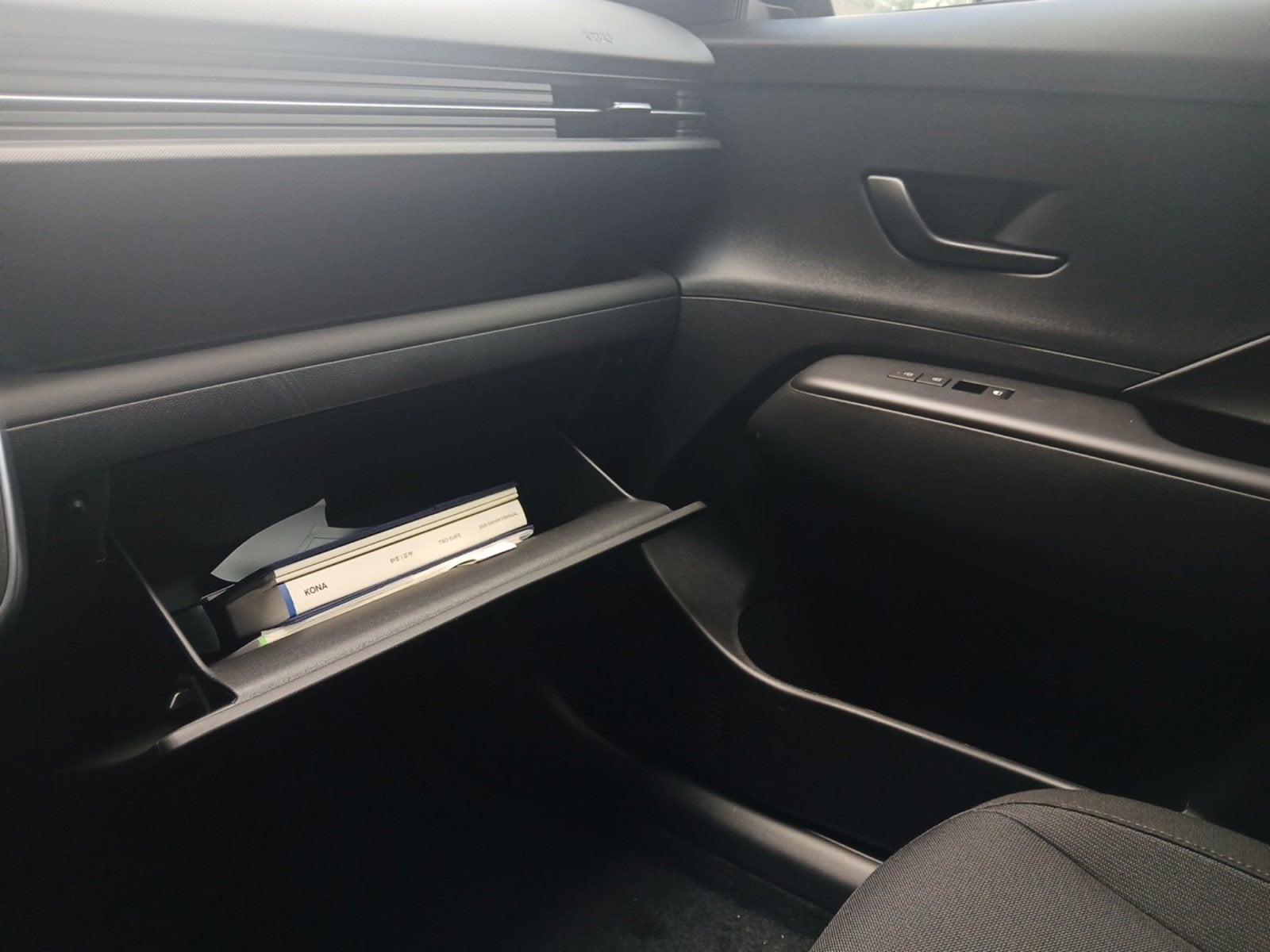 2026 Hyundai KONA SE W/ BLIND SPOT COLLISION WARNING