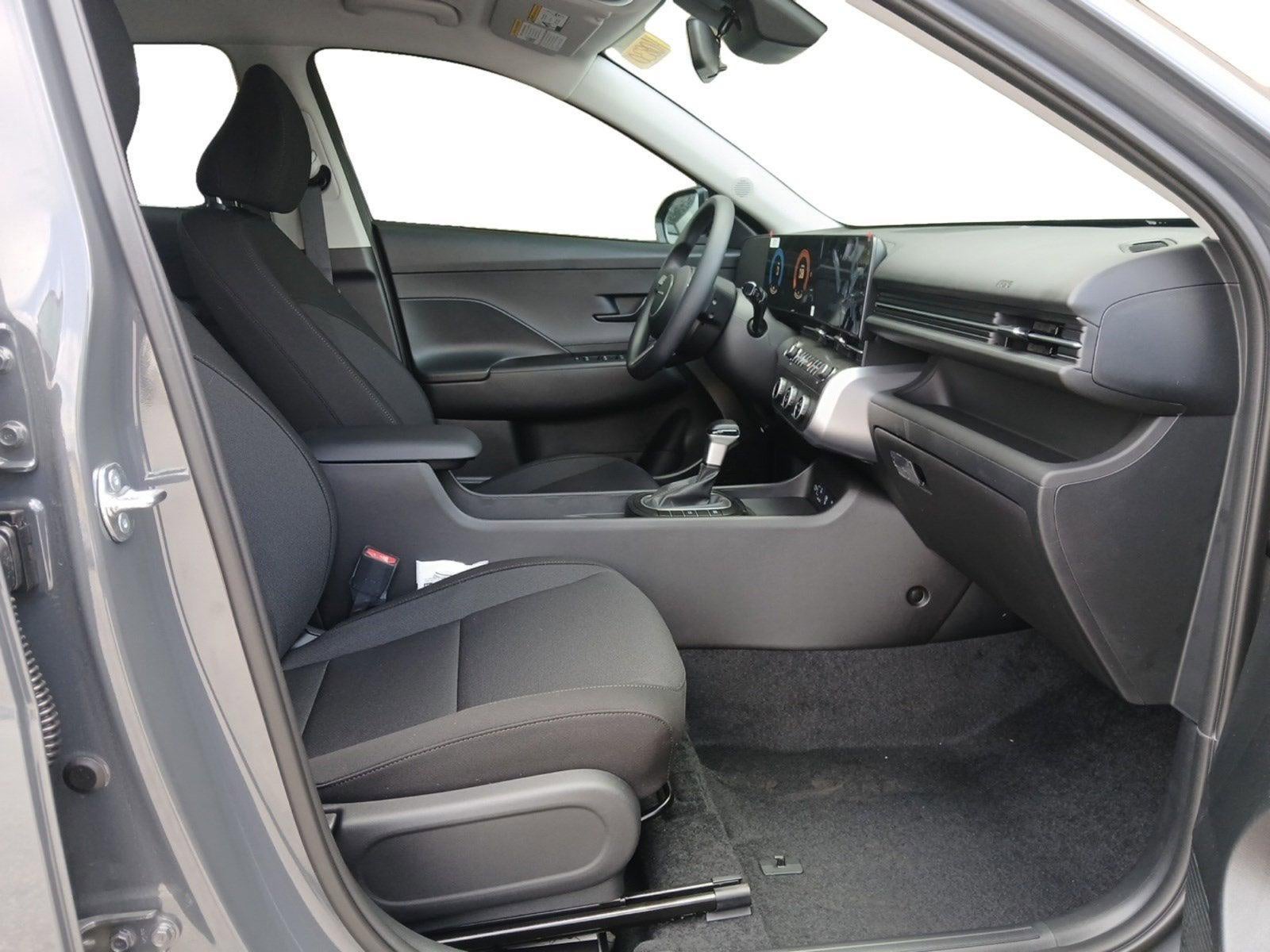 2026 Hyundai KONA SE W/ BLIND SPOT COLLISION WARNING