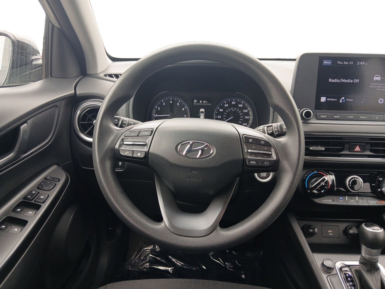 2022 Hyundai KONA SEL W/ REARVIEW CAMERA W/ PARKING GUIDANCE