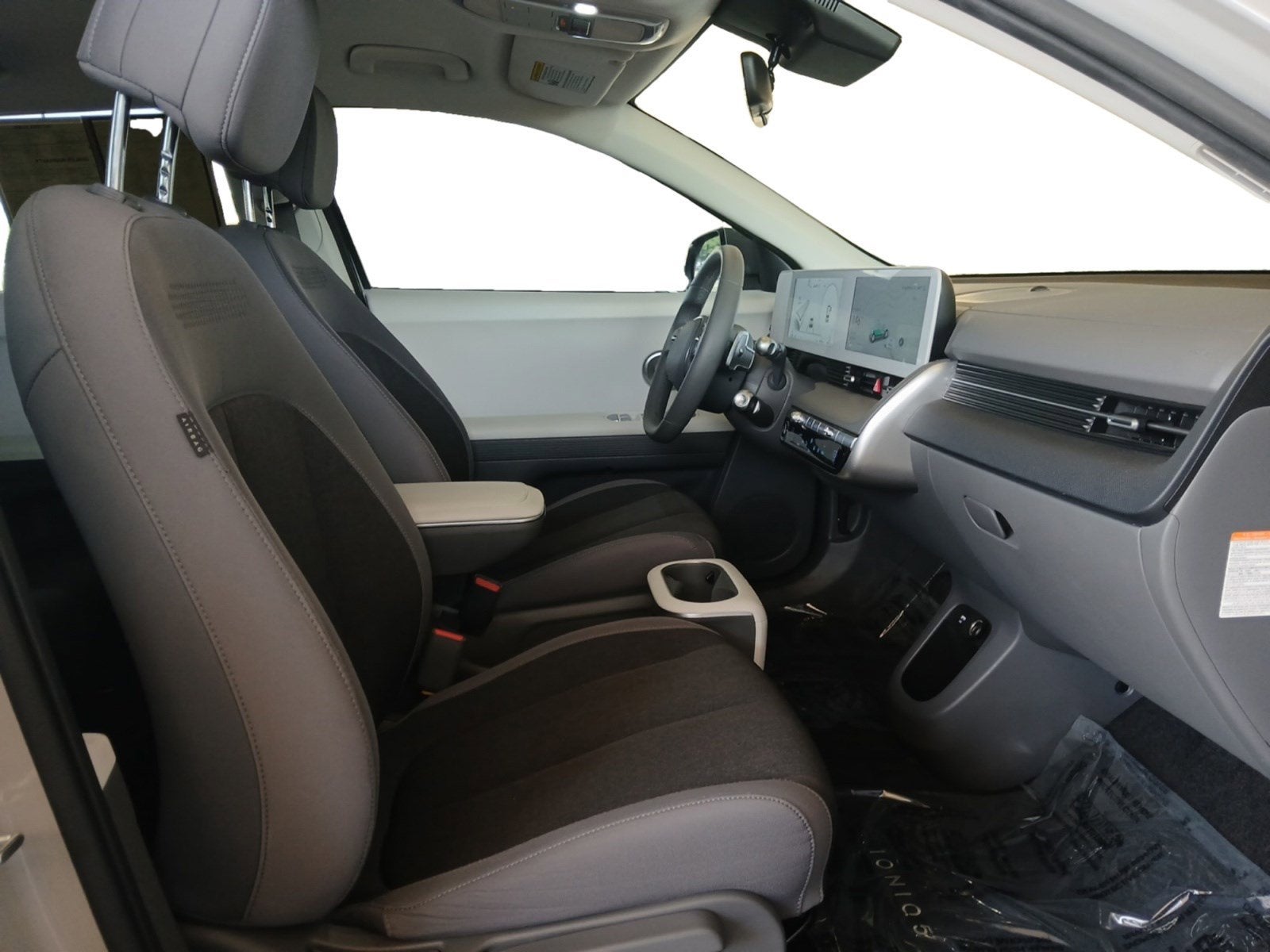 2024 Hyundai IONIQ 5 SE W/ FORWARD COLLISION AVOIDANCE ASSIST