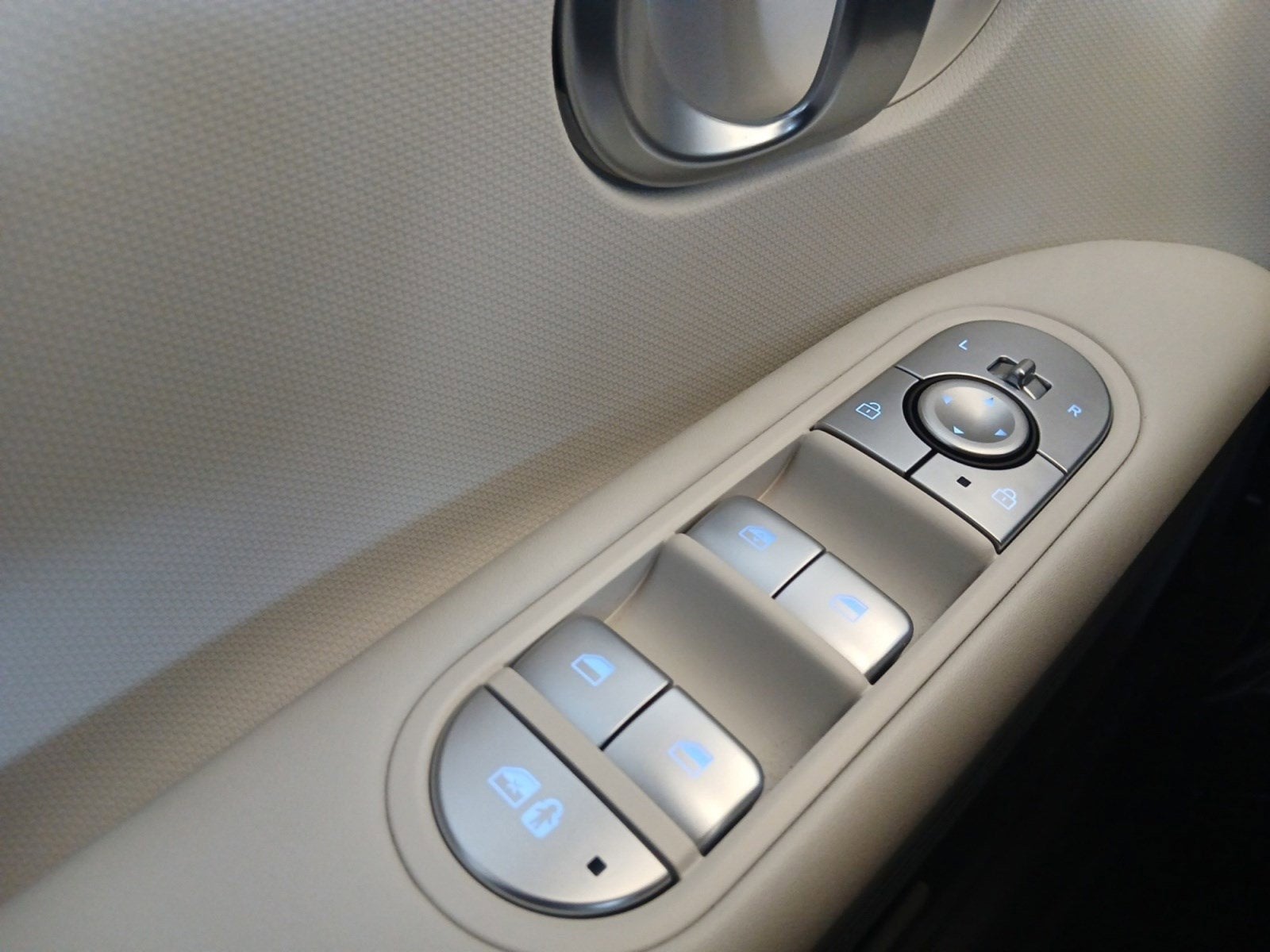 2024 Hyundai IONIQ 5 SE W/ FORWARD COLLISION AVOIDANCE ASSIST