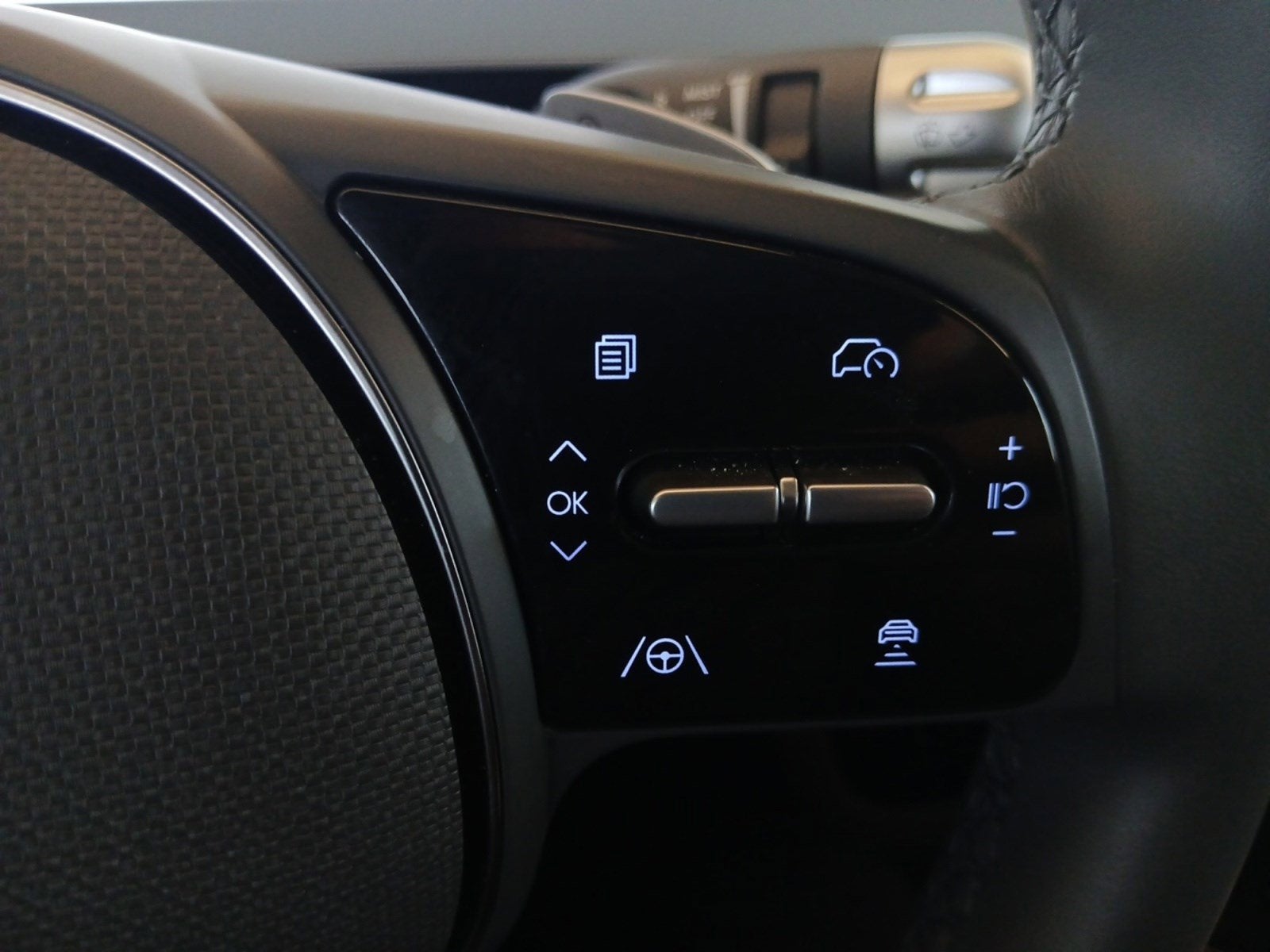 2024 Hyundai IONIQ 5 SE W/ FORWARD COLLISION AVOIDANCE ASSIST