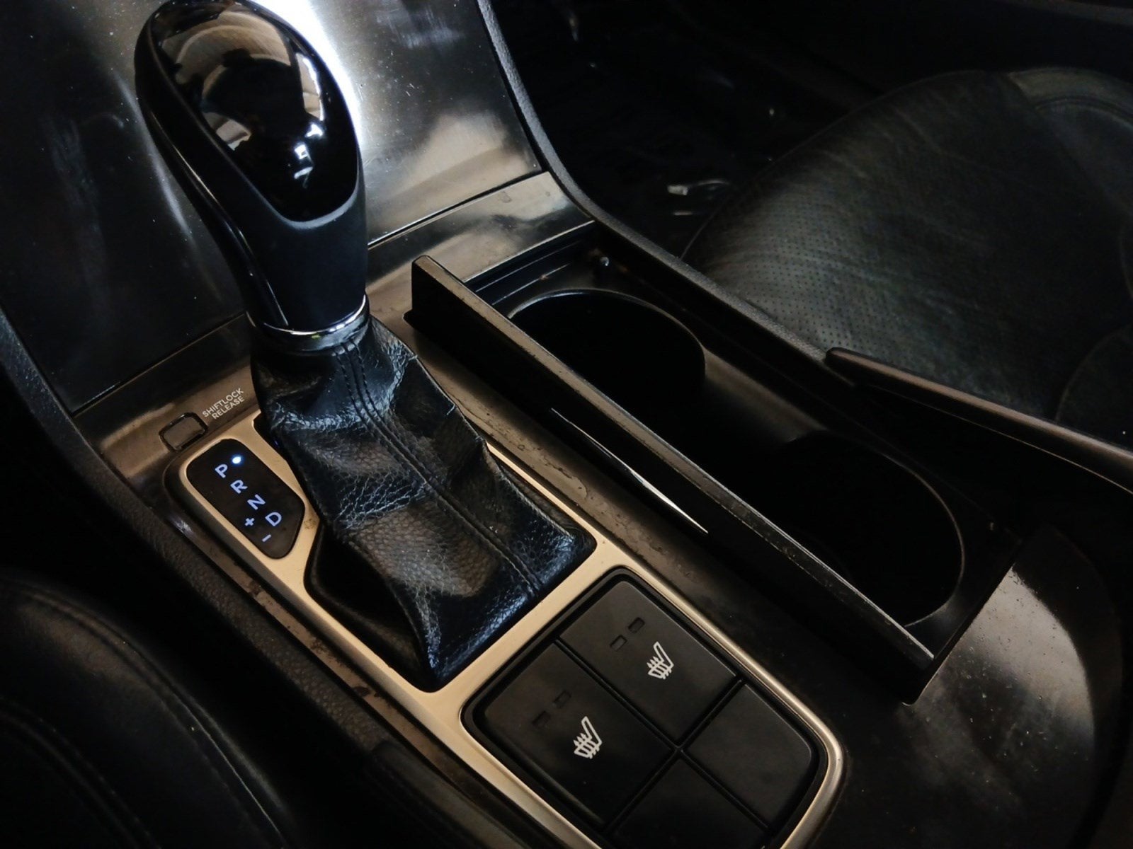 2012 Hyundai AZERA Base W/ BACK UP CAMERA & NAVIGATION