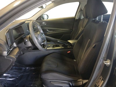 2024 Hyundai ELANTRA SE