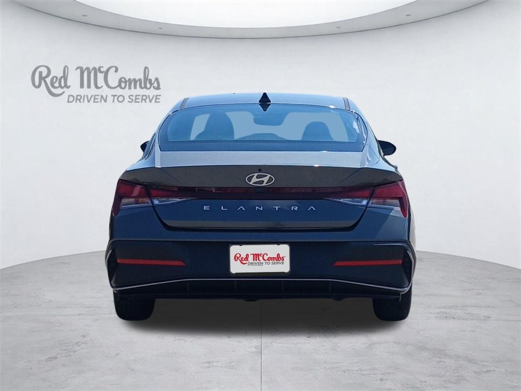 2024 Hyundai ELANTRA SE