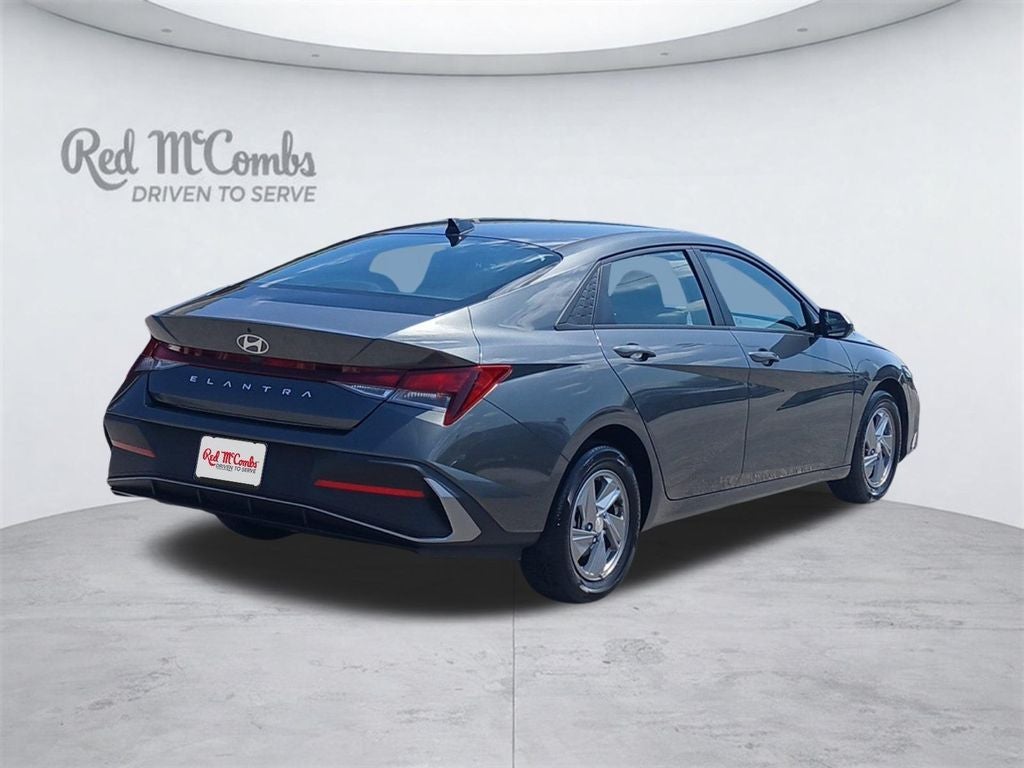 2024 Hyundai ELANTRA SE