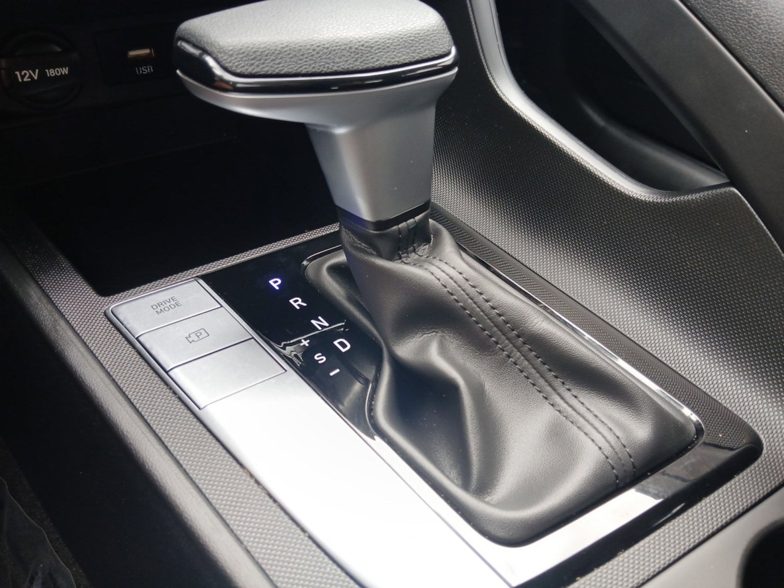 2024 Hyundai ELANTRA SE W/ BLIND SPOT COLLISION WARNING