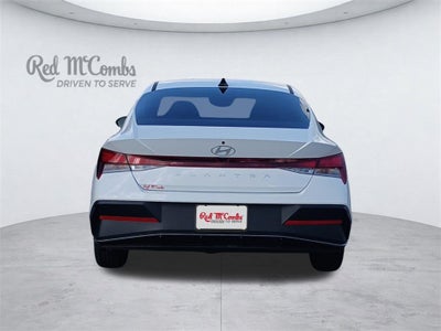 2026 Hyundai ELANTRA SE