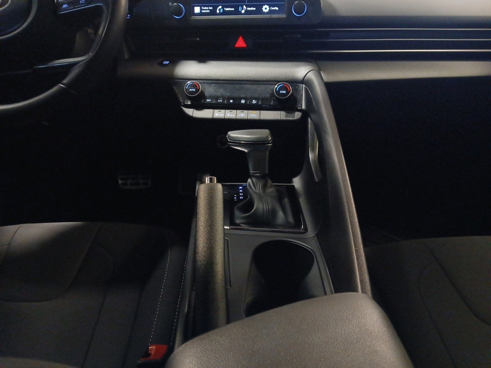 2025 Hyundai ELANTRA SEL Sport W/ REARVIEW CAMERA AND DYNAMIC GUIDELINES