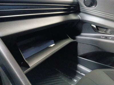 2025 Hyundai ELANTRA SEL Sport W/ REARVIEW CAMERA AND DYNAMIC GUIDELINES