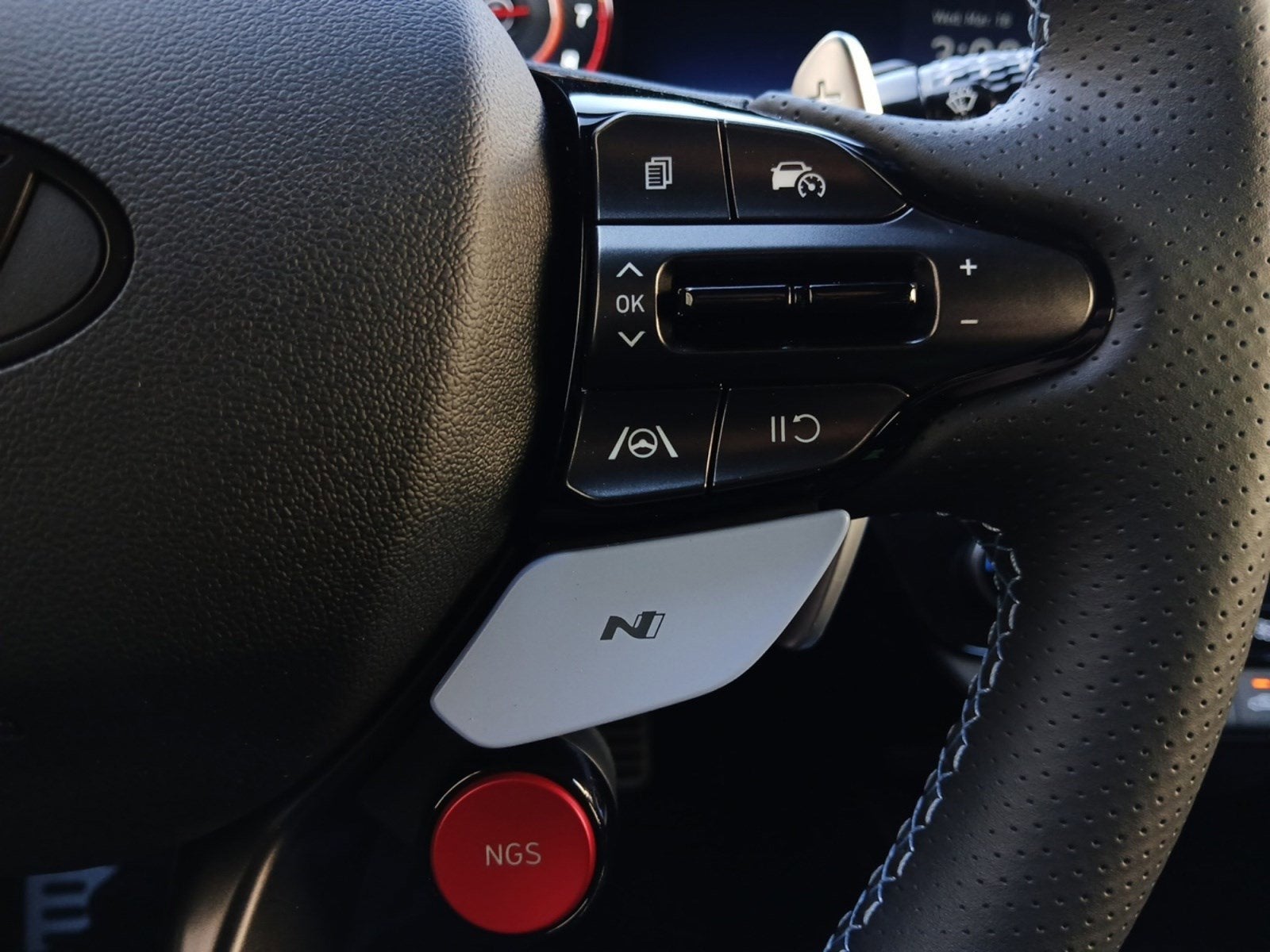 2025 Hyundai ELANTRA N Base W/ NAVIGATION SYSTEM & WIRELESS CHARGER