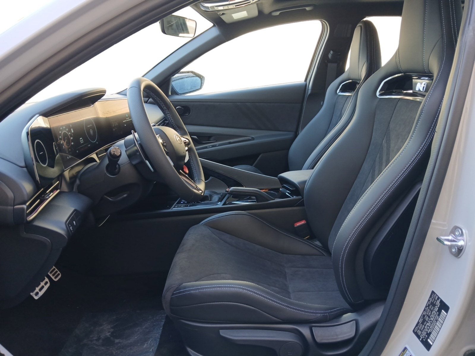 2025 Hyundai ELANTRA N Base W/ NAVIGATION SYSTEM & WIRELESS CHARGER