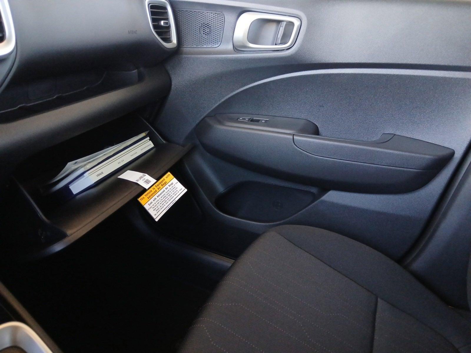 2026 Hyundai VENUE SE W/ REARVIEW CAMERA & DYNAMIC GUIDELINES