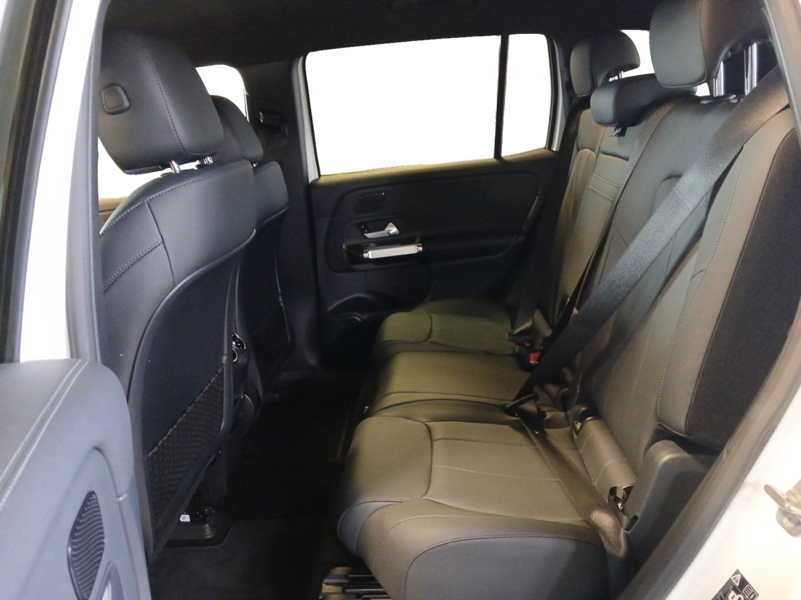 2024 Mercedes-Benz EQB 250+ W/ 3RD ROW SEATS & BACK-UP CAMERA