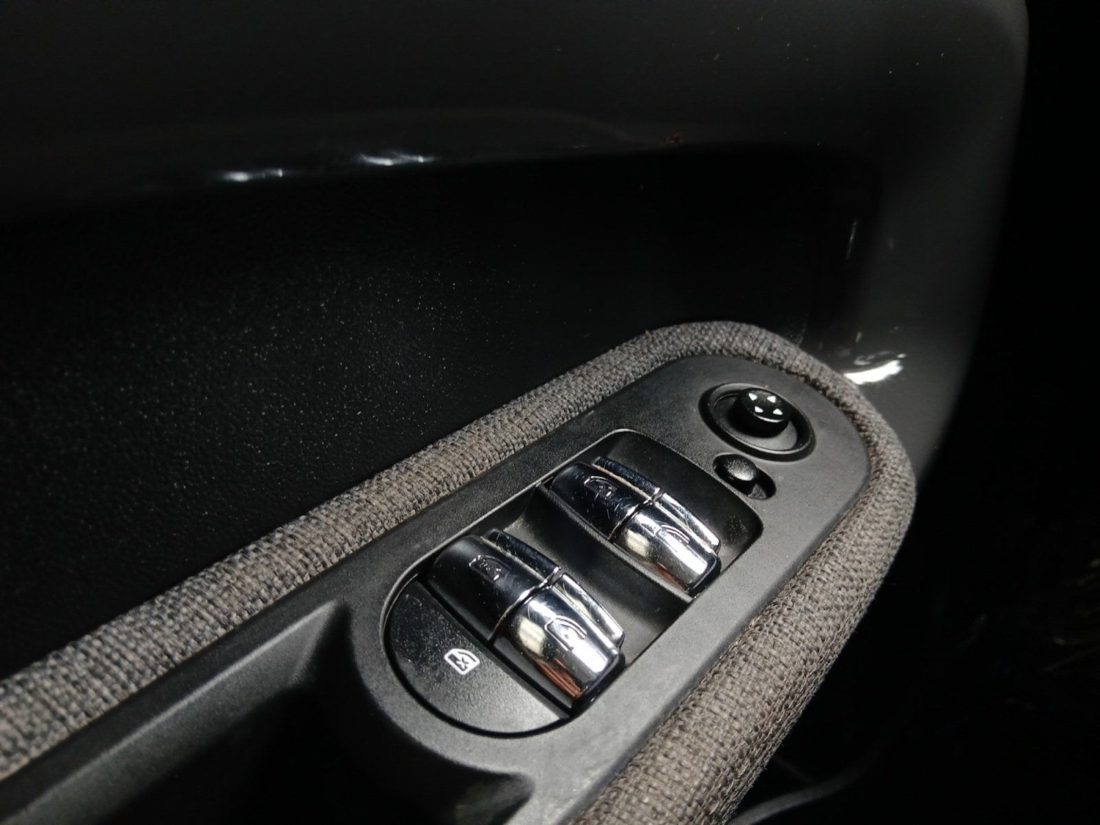 2020 MINI Cooper S Countryman Signature W/ BACK-UP CAMERA & HEATED SEATS