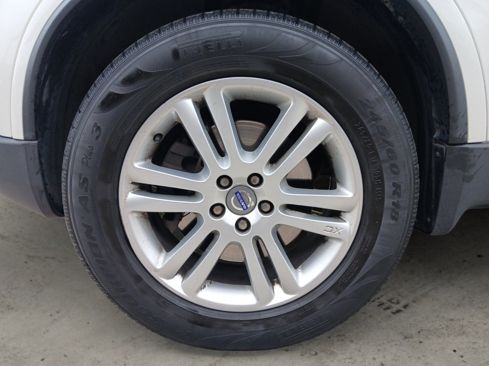 2018 Volvo XC90 T5 Momentum 3RD ROW SEAT W/ 7 PASSENGER CAPACITY