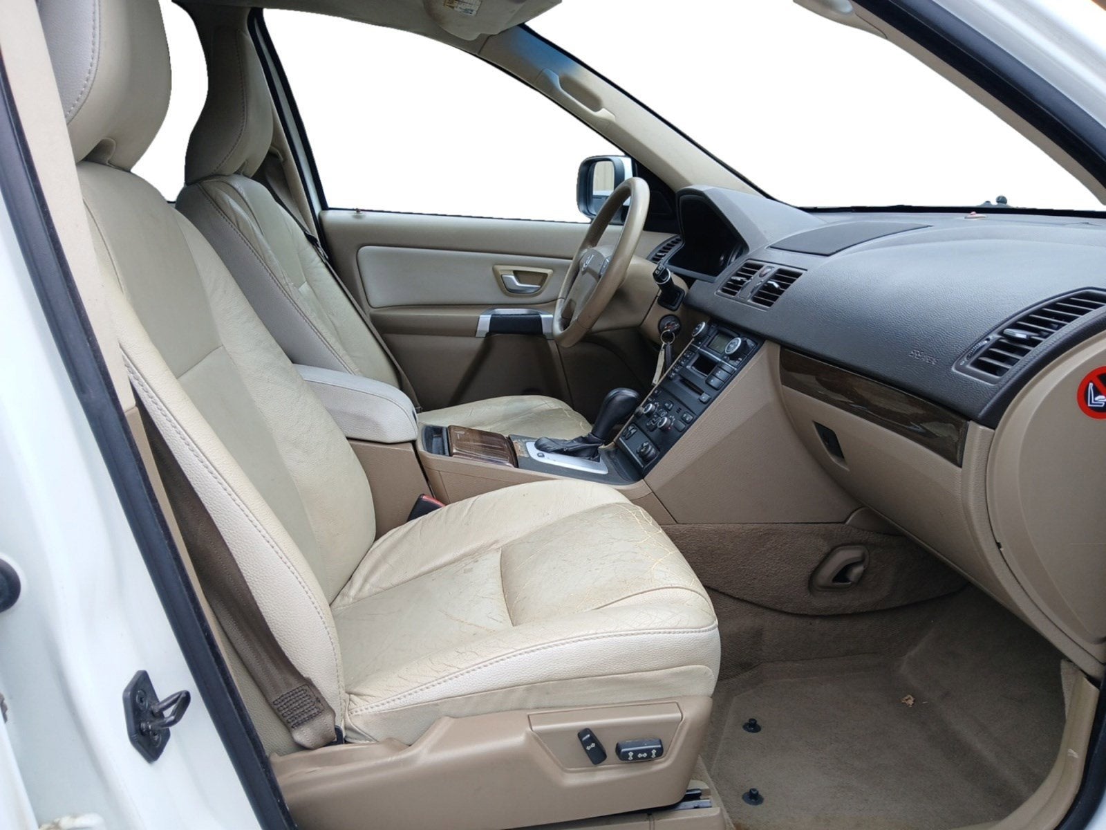 2018 Volvo XC90 T5 Momentum 3RD ROW SEAT W/ 7 PASSENGER CAPACITY