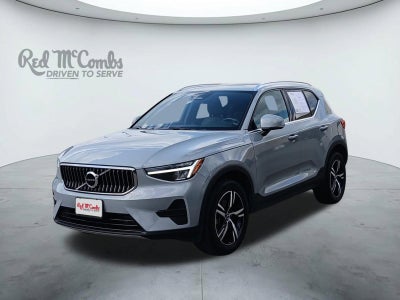 2024 Volvo XC40 B5 Core W/ POWER TAILGATE & PANORAMIC MOONROOF