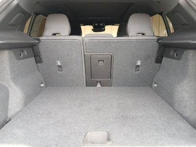 2024 Volvo XC40 B5 Core W/ POWER TAILGATE & PANORAMIC MOONROOF