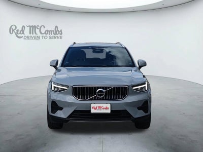 2024 Volvo XC40 B5 Core W/ POWER TAILGATE & PANORAMIC MOONROOF