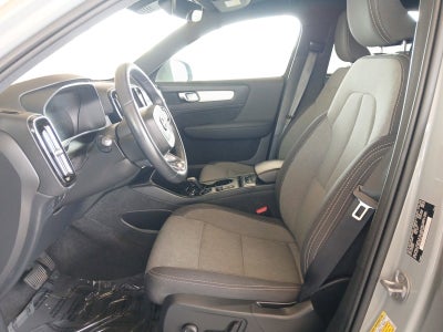 2024 Volvo XC40 B5 Core W/ POWER TAILGATE & PANORAMIC MOONROOF