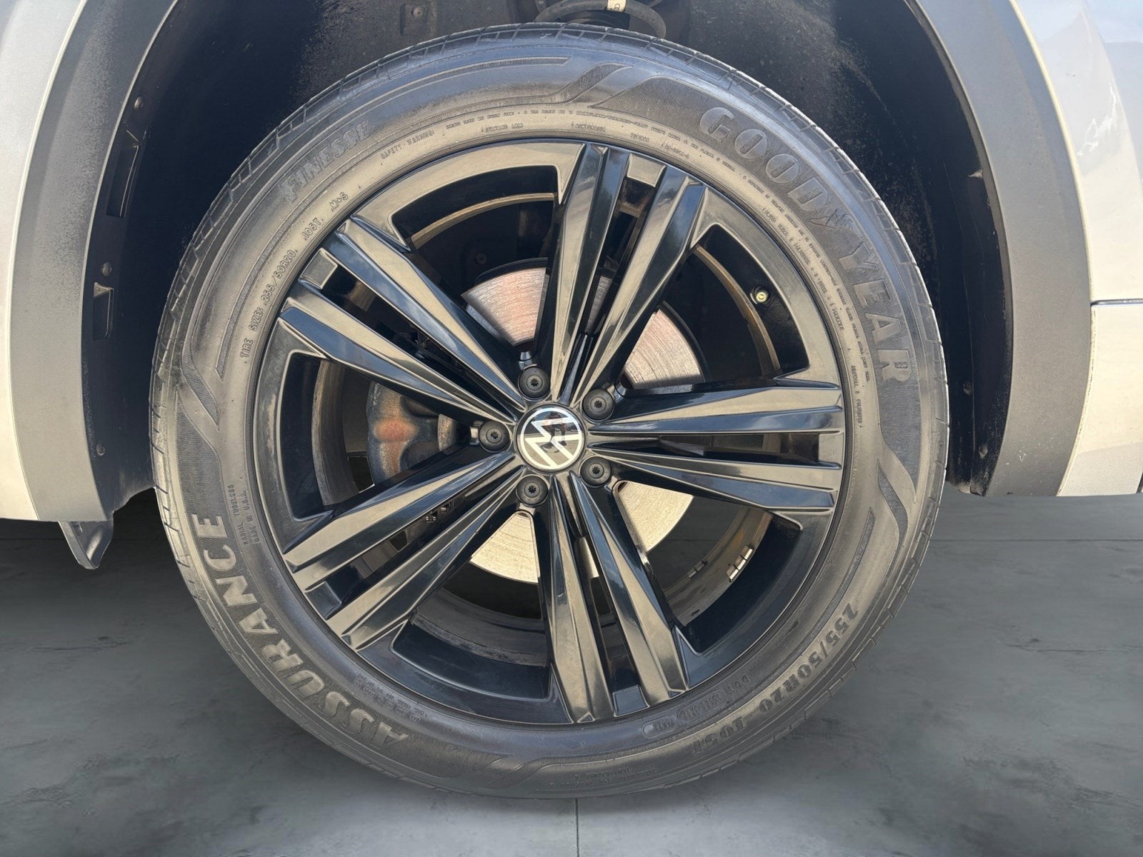 2023 Volkswagen Atlas 3.6L V6 SEL R-Line