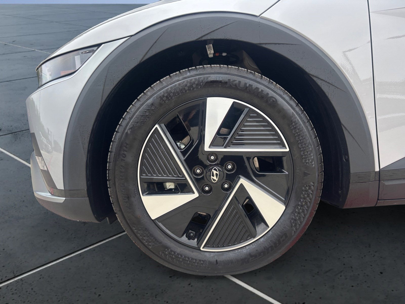 2025 Hyundai IONIQ 5 SE Standard Range