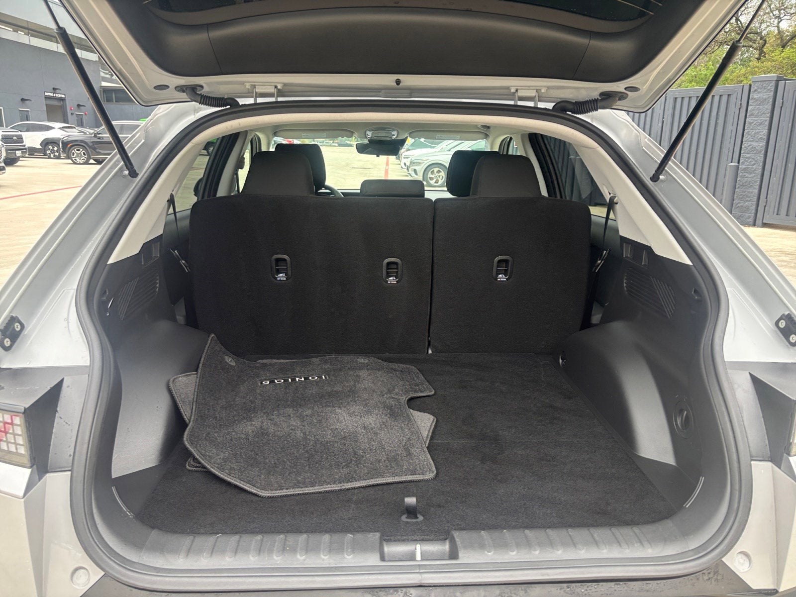 2025 Hyundai IONIQ 5 SE Standard Range