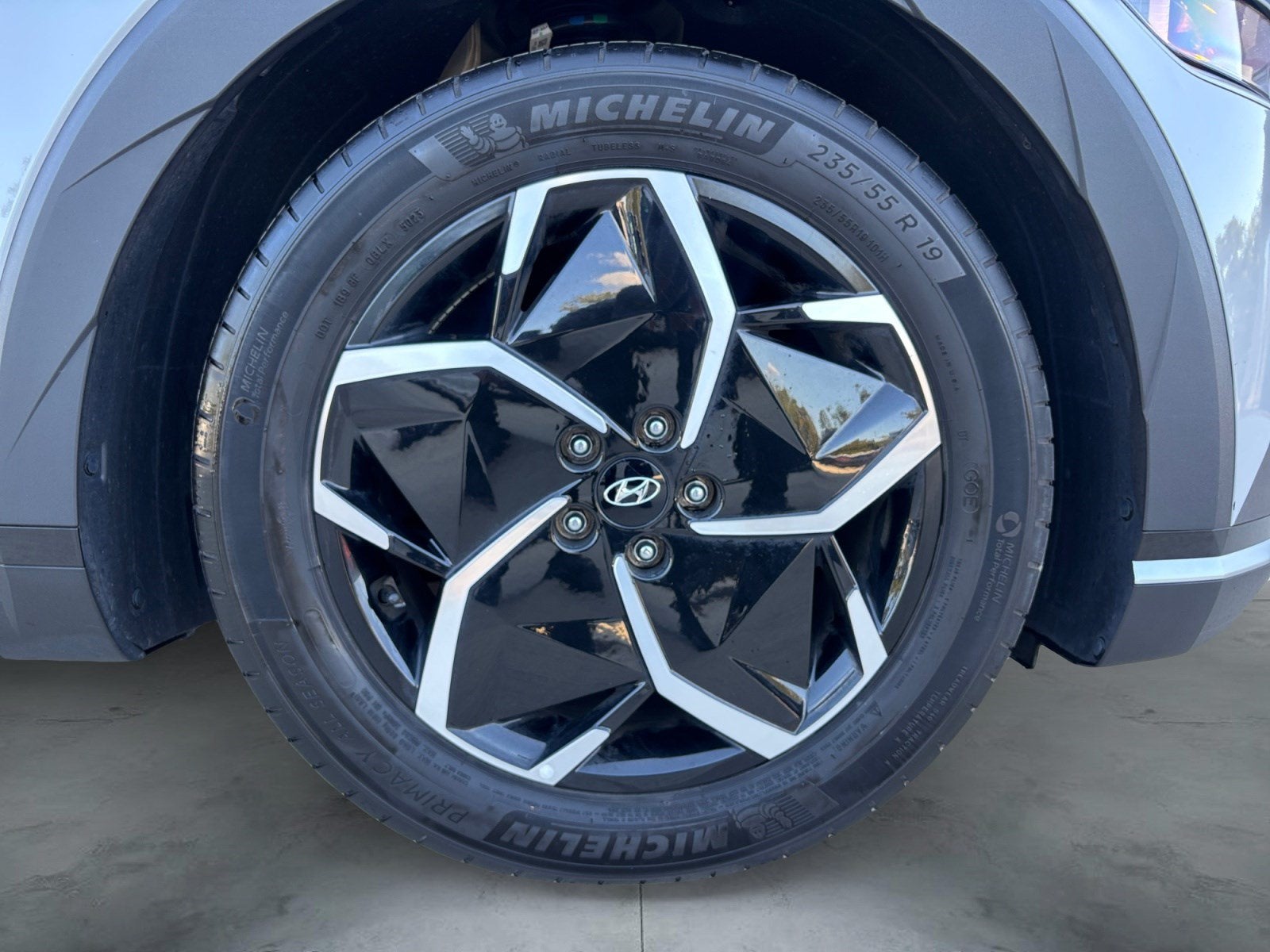 2024 Hyundai IONIQ 5 SEL